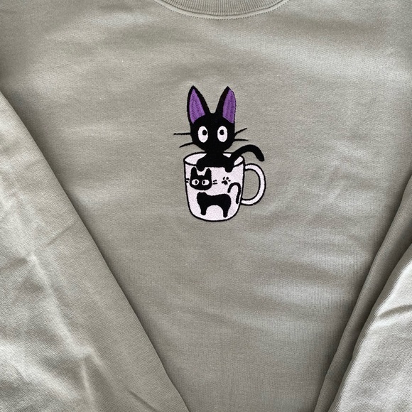 Jiji in Mug Embroidered Sweatshirt - Picture 2 of 3
